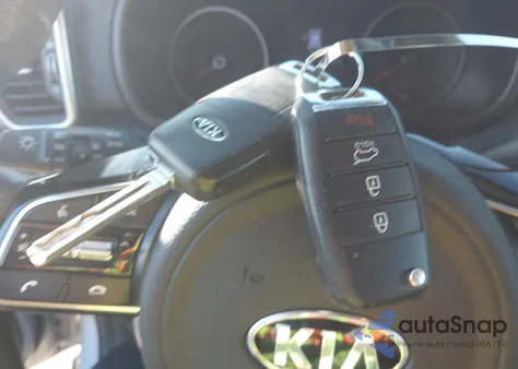 2020 Kia Sportage Lx z USA, uszkodzony, nr VIN KNDPMCAC4L7737825